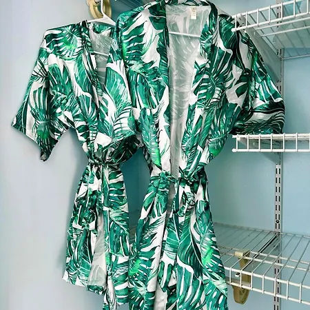 Waikiki 2 Bedrooms, 1 Bath, Free Parking, Sleep 6 Honolulu Exterior photo